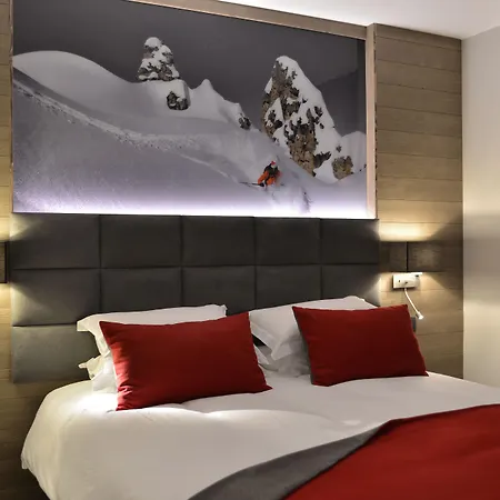 Ily & La Rosiere Hotel